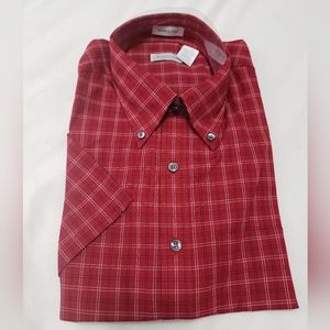 Van Heusen • Short Sleeve Dress Shirt Wrinkle Free‎ • Red • 16-16.5 (Large)